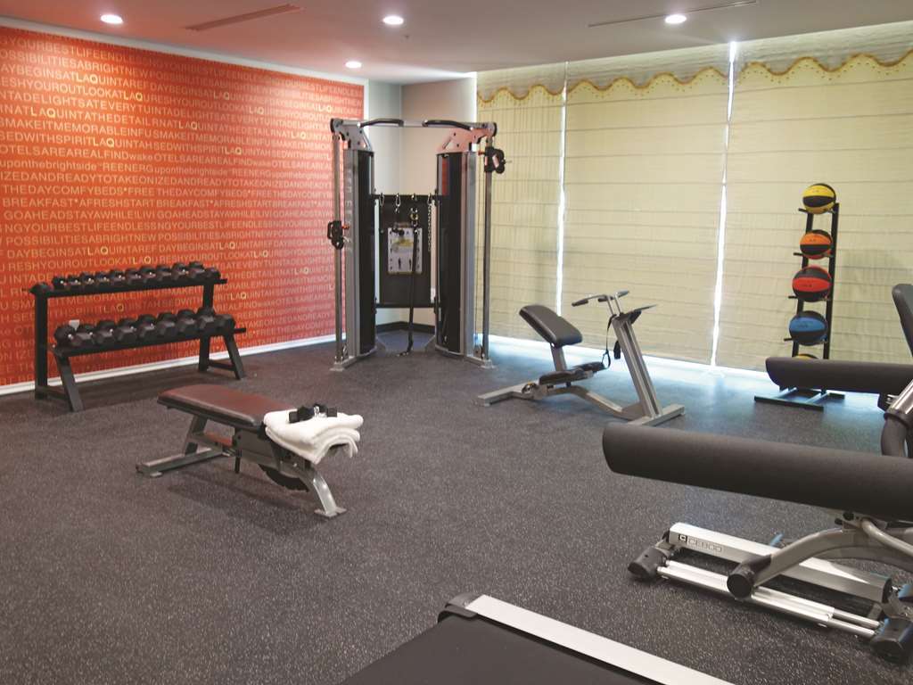 La Quinta By Wyndham San Antonio By Frost Bank Center Hotel Facilities photo